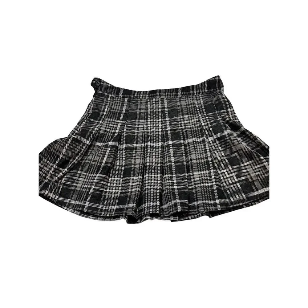 Justify Size Medium Vintage Pleated Plaid Mini Skirt
